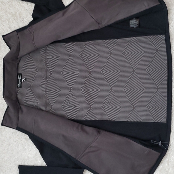 NWT Men's Under Armour Water Wind Resistant Infrared retains heat - Picture 4 of 15